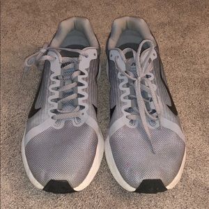 nike running shoes. size 9